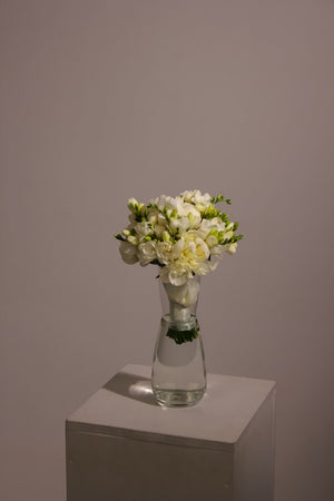 How to Arrange Fresh Flowers in a Vase: Beginner’s Step-by-Step Guide