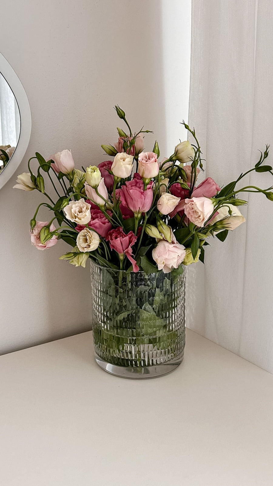 Flower Vase Guide: How to Choose the Right Vase for Your Bouquet