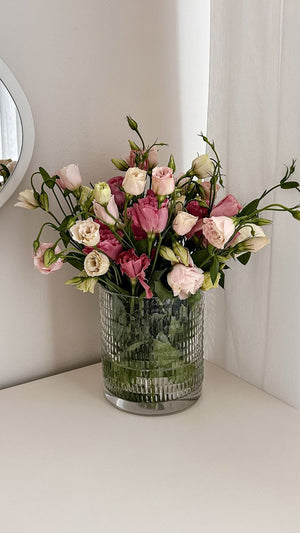 Flower Vase Guide: How to Choose the Right Vase for Your Bouquet