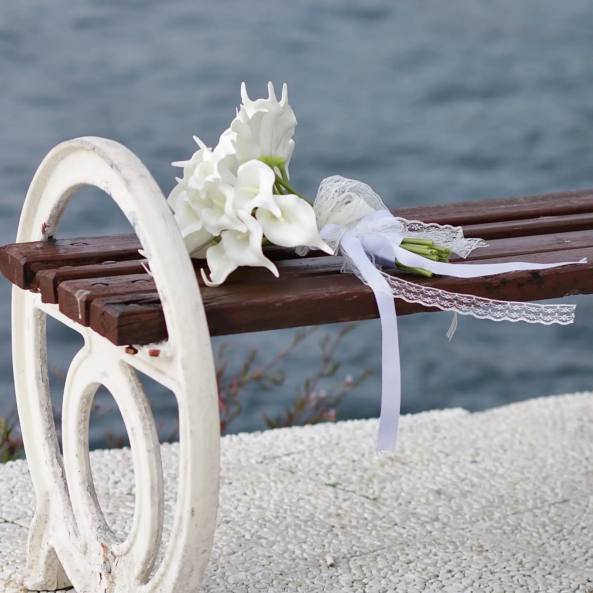 Top 15 Anniversary Flowers Guide: Best Romantic Flowers for Every Milestone
